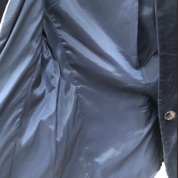 Banana Republic Velvet Blazer - Picture 5 of 10